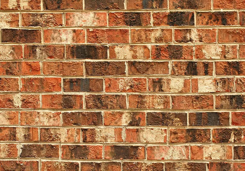 Brick wall in stretcher bond, every brick laid long side out